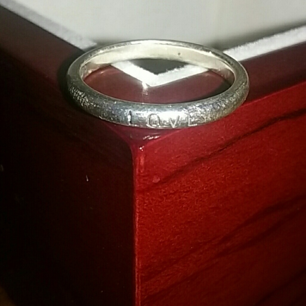 .925 Sterling Silver "Love" Band Ring sz 7
